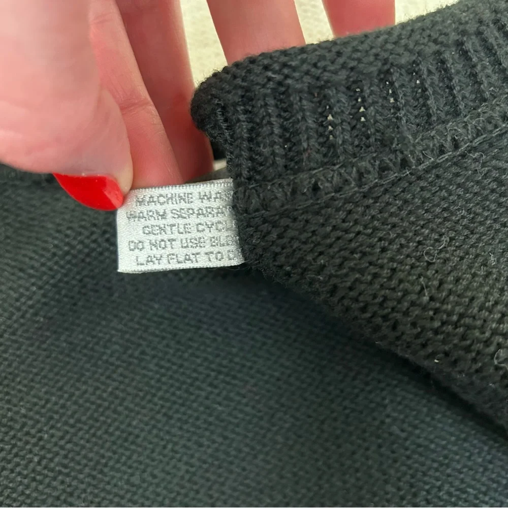 Vintage American Knitworks Black & White Color Block Crew Neck Sweater